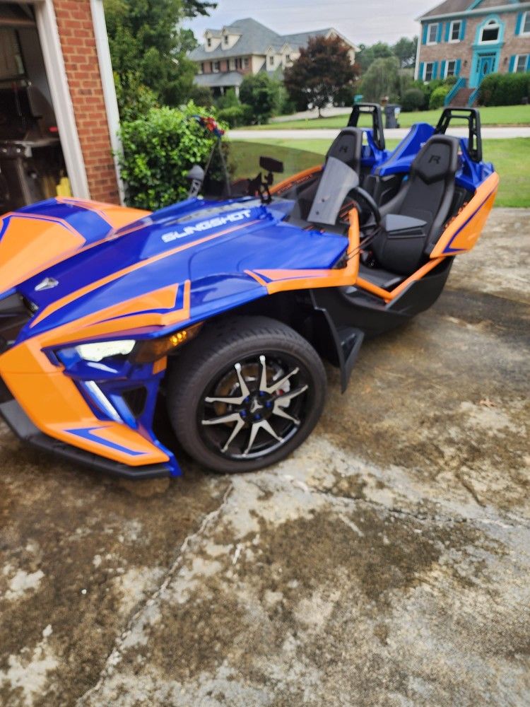 2021 Polaris Slingshot..Wheel type ...aluminum
Interior trim color gloss black
Led light s
Color ...2021 R Polaris slingshot sunrise orange
4700 m