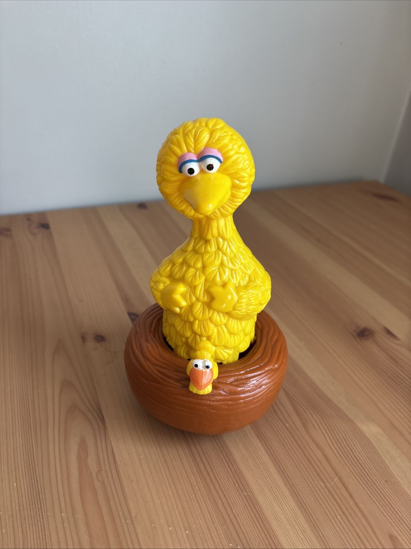 Vintage Sesame Street Big Bird Roll Along Nest Vehicle Baby Toddler Toy 