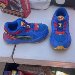 Superman Pumas For Boys Size 8 Toddlers