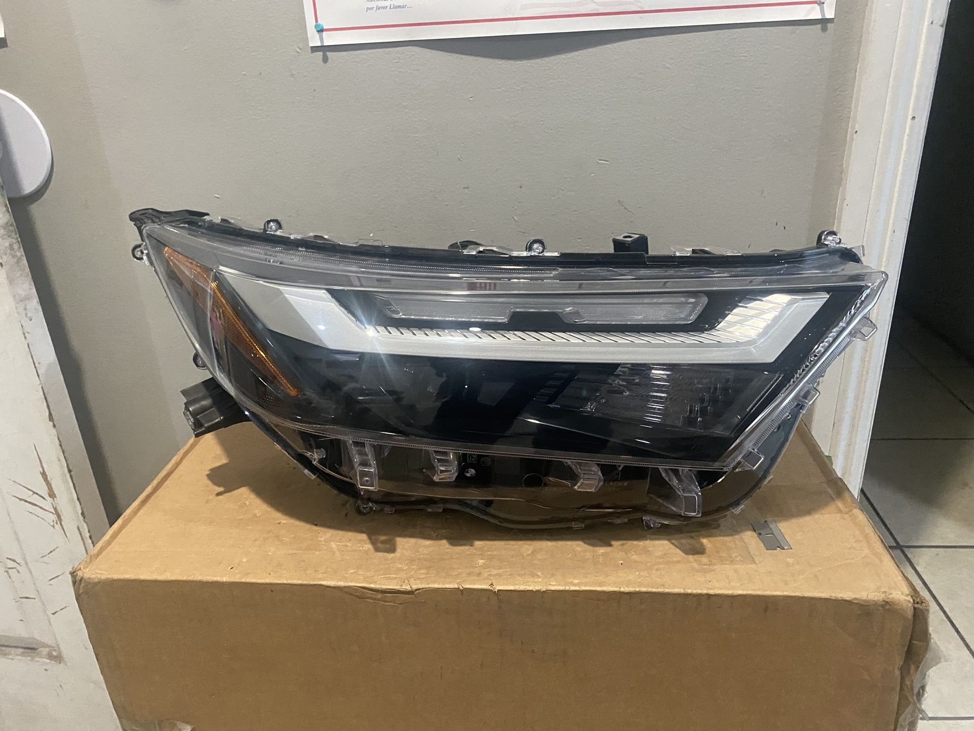 2022-2024 Toyota RAV4 Right Head Light