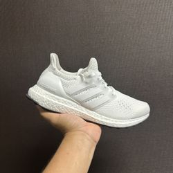 Adidas Ultraboost ( Women’s) 