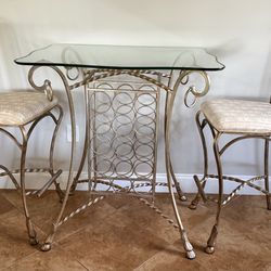 Elegante Juego de Mesa Alta con Espacio para Vinos + 2 Sillas – Excelente Estado