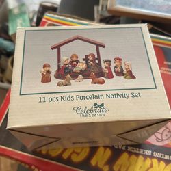 11 Pcs Kids Porcelain Natitivy Set