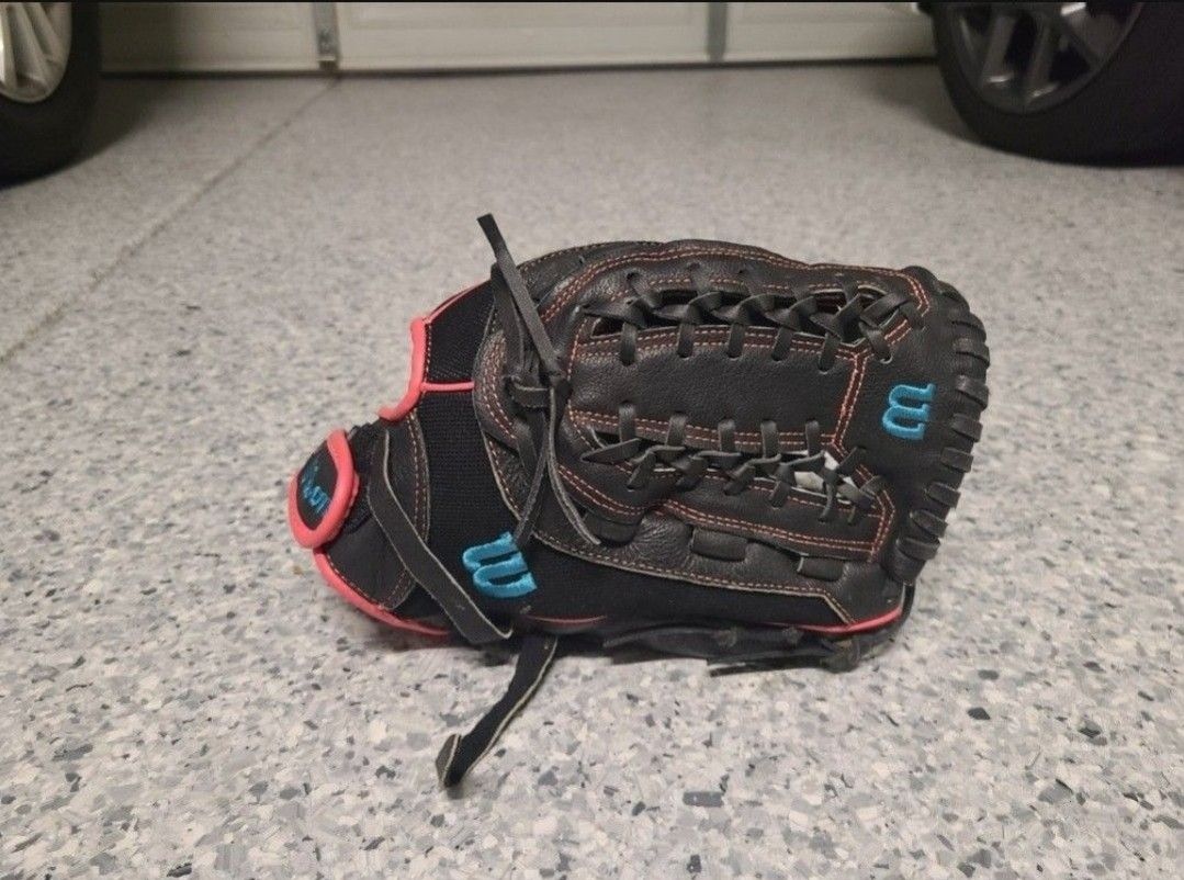 Easton Softball Catching Glove