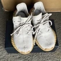 Unisex Yeezy Adidas , Size 6.5, $39
