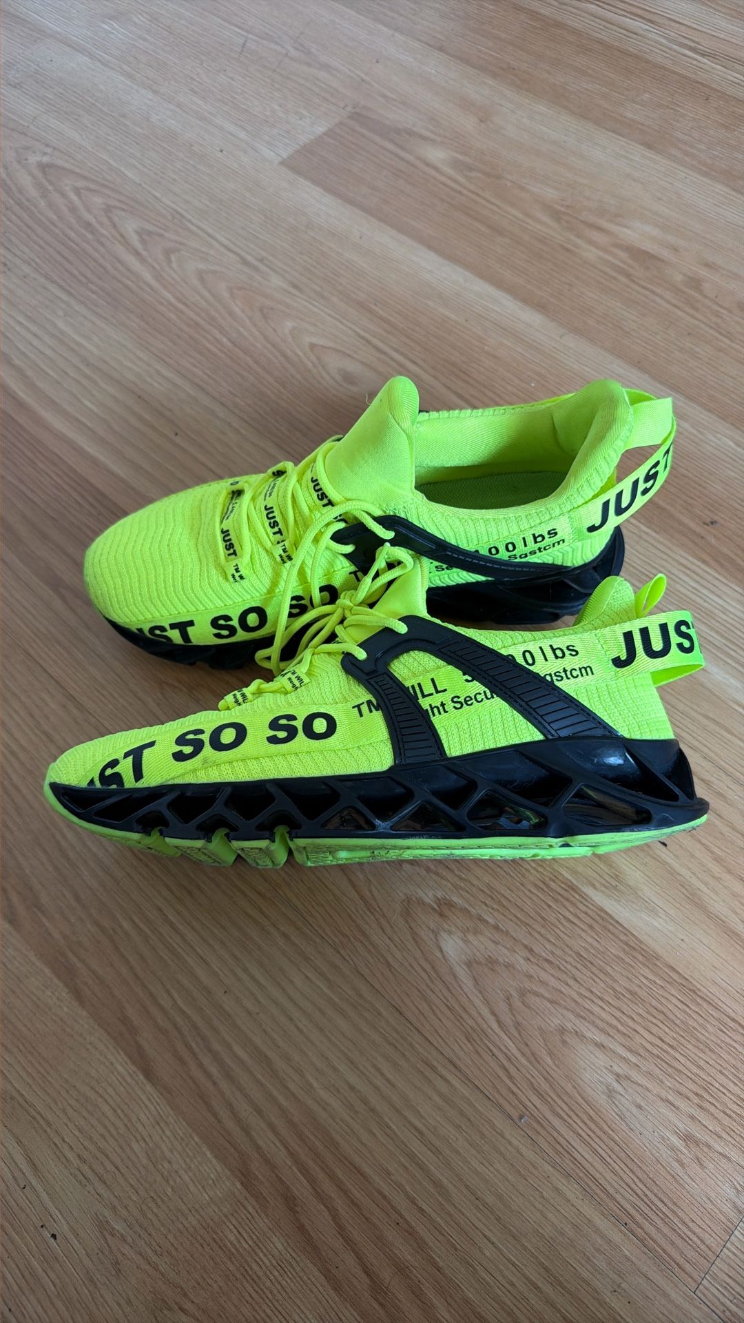 Men’s Athletic Running Shoes highlighter