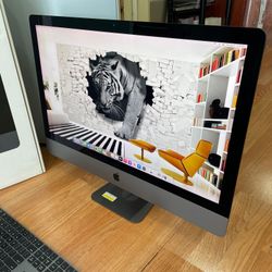 IMAC PRO 27” 5K 8-Core Xeon W 32GB RAM 1TB RADEON PRO VEGA 56 8GB Graphics -IN BOX LIKE NEW!