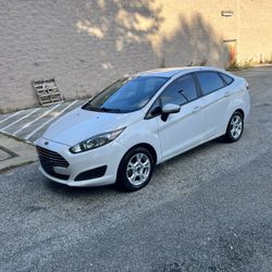 2015 Ford Fiesta Se