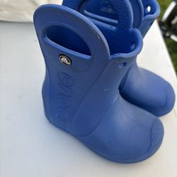 T1 rain boots crocs