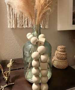 Glass decorative vase