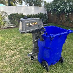 Suzuki DT4 outboard motor