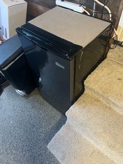 Mini fridge
