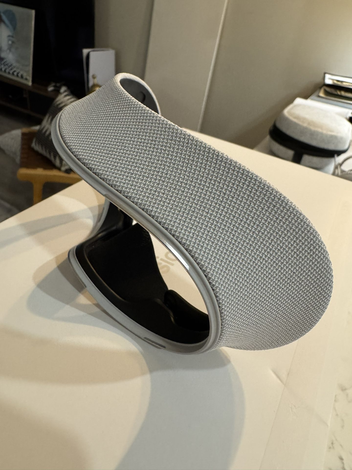 Apple Vision Pro, Light Seal, 21W