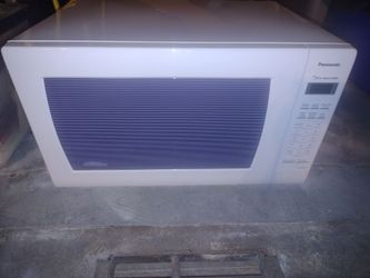 Panasonic Genius Sensor 1250W Microwave