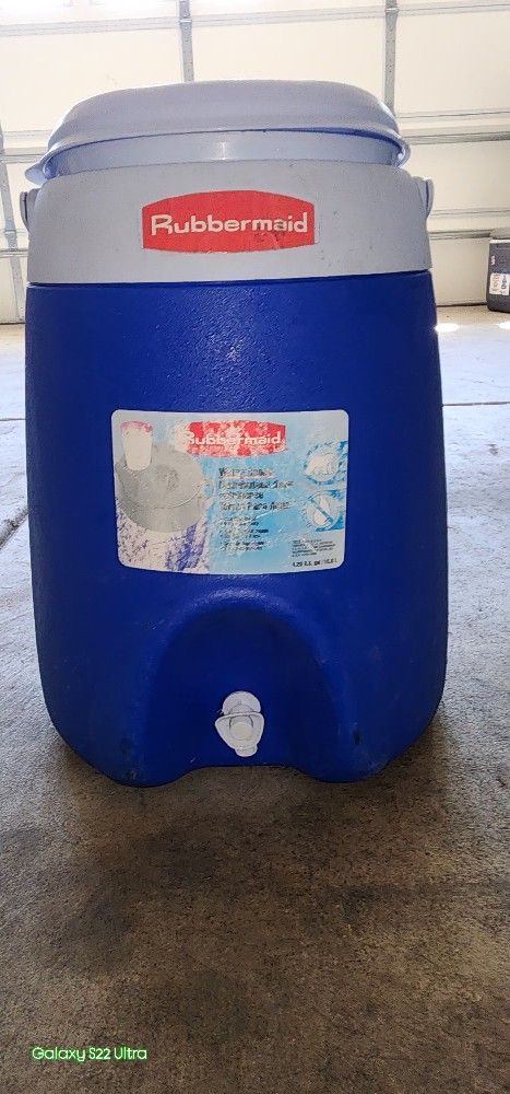 Rubbermaid Water Cooler