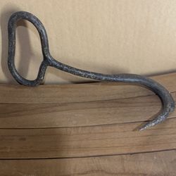 Antique Hook     (Schertz)