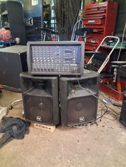 Mackie 406M PA system