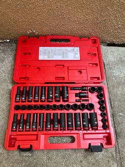 Milwaukee SHOCKWAVE 3/8 in. Drive SAE and Metric 6 Point Impact Socket Set (43-Piece)