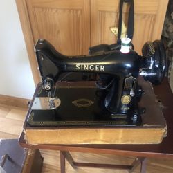 1902 Singer Sewing Machine