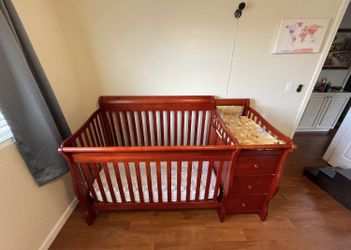 Awesome Crib - Incluidng Matress And Sheets