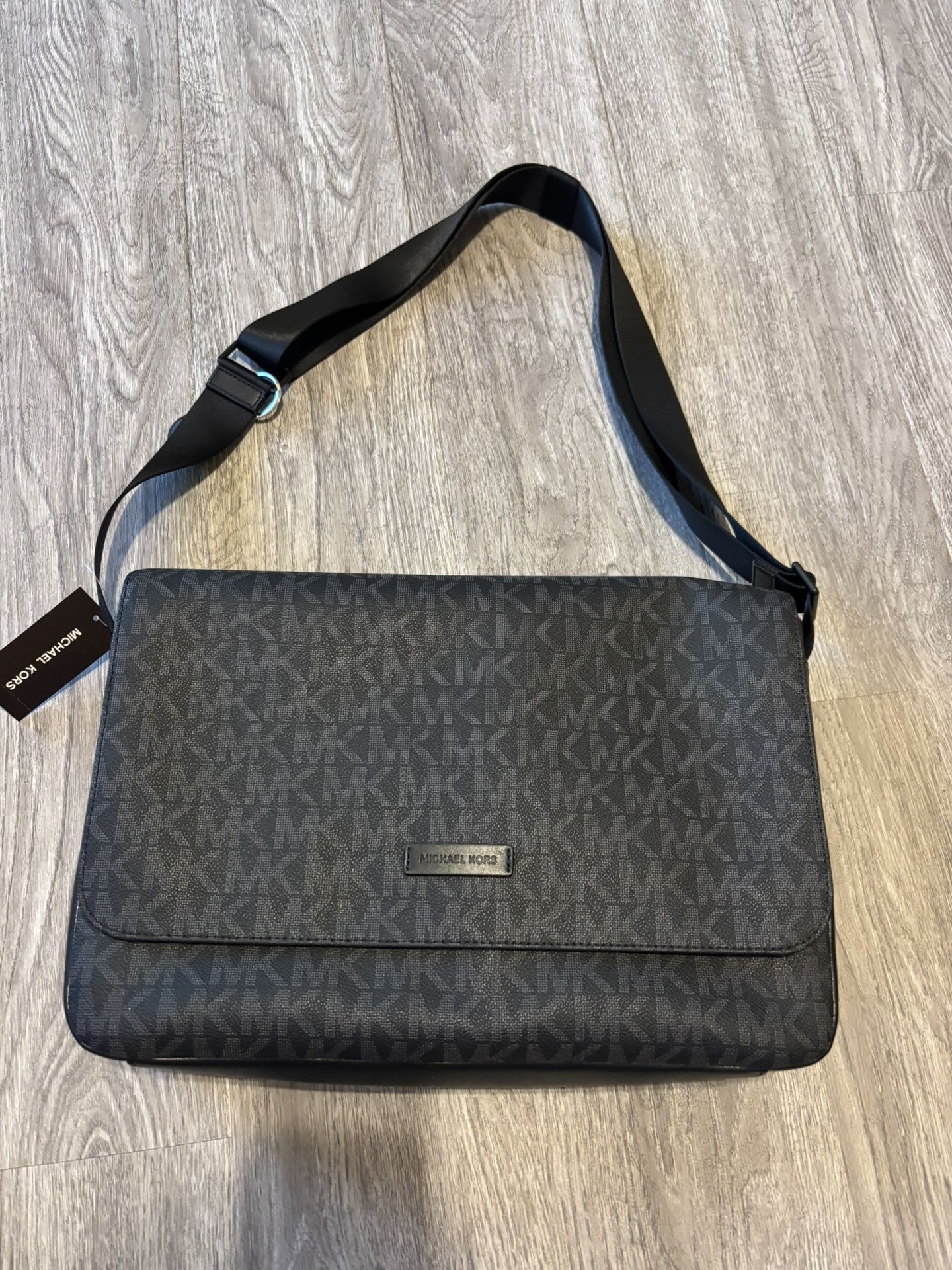 Michael Kors Leather Flap Messanger Bag 
