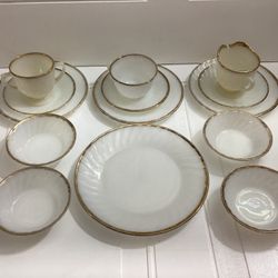 14 Pieces Fire King Ware Gold Rim breakfast/dinner Set