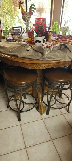 100% WOOD EXTENDING TABLE SELLIG ASAP