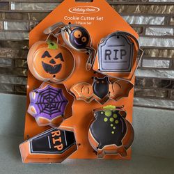 BRAND NEW 7 PIECE COOKIE CUTTER SET 