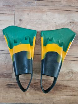 Redleyfins bodyboarding and swim fins