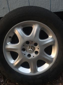 Mercedes E class 16" wheels with Excellent tires