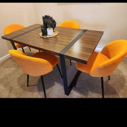 Dining table With Chairs