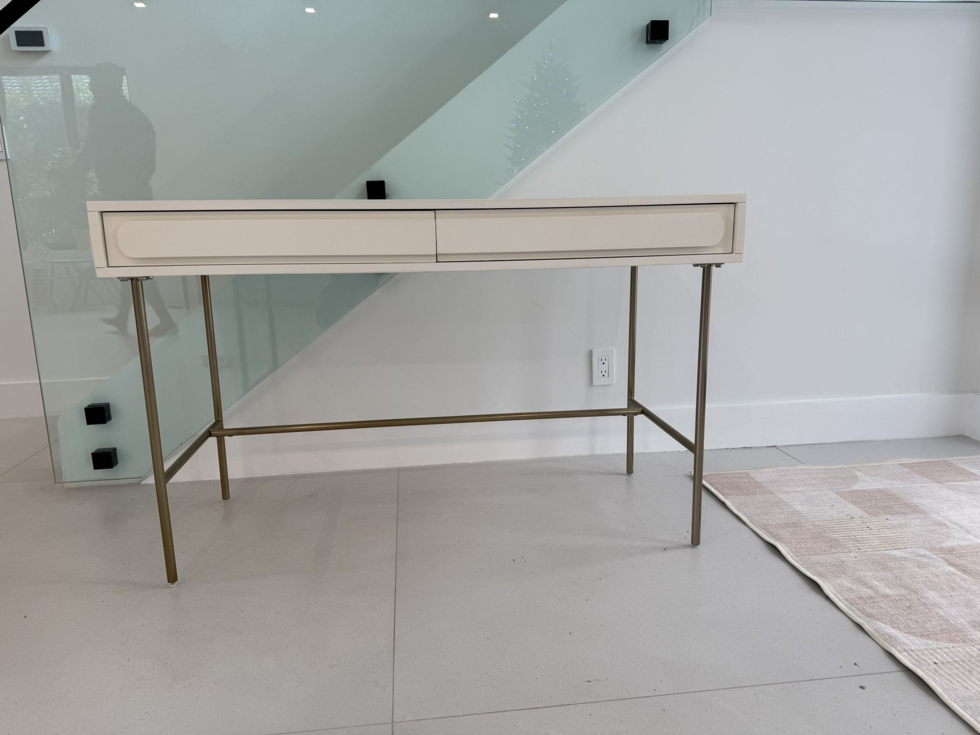 White Desk