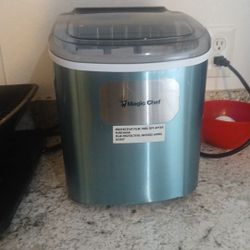 Ice maker Magic Chef