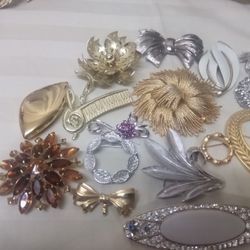 Brooch Lot 
