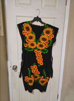 🌻Sale New Mexican Oaxacan BLACK YELLOW Dress Sunflowers Embroidered Bohemian Sz Large ( reseda ca)