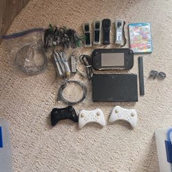 Wii U Console Plus Controllers 