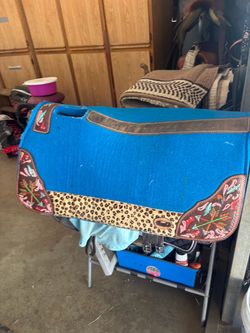 Horse tack, felt saddle pad