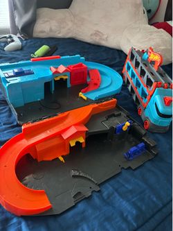 HOTWHEELS TRACKS