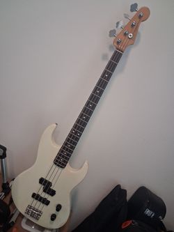 Fender USA Rare....PRODIGY OFFSET Active BASS...1991.