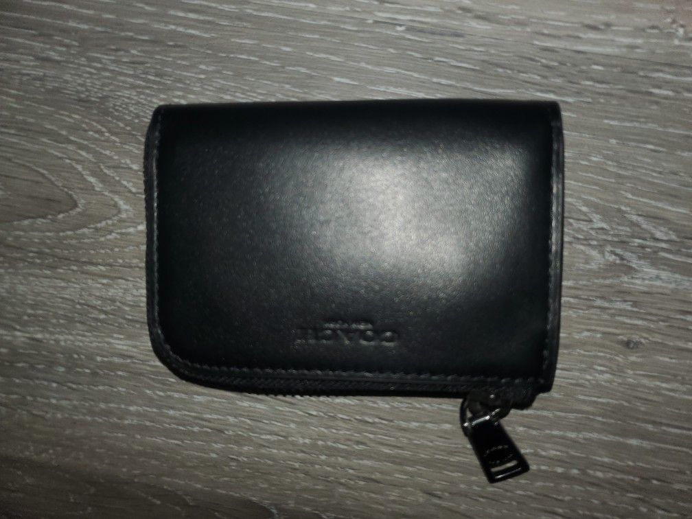 Small Black Zip Wallet
