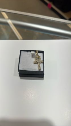 10kt 8.8 grams symbol of life pendant
