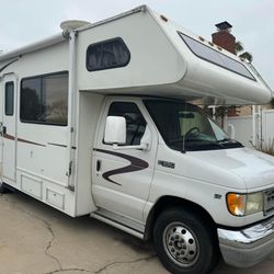 2004 Ford four Winds 23ft Mini Motorhome Pristine Condition 
