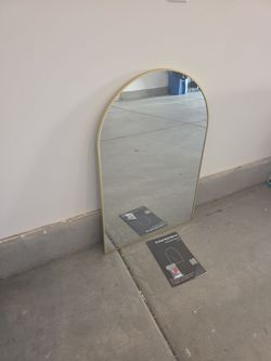 Arched wall Mirror, 23.5 x 35.5in