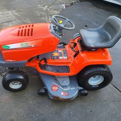 2000 John Deere / Scotts Riding Lawn Mower