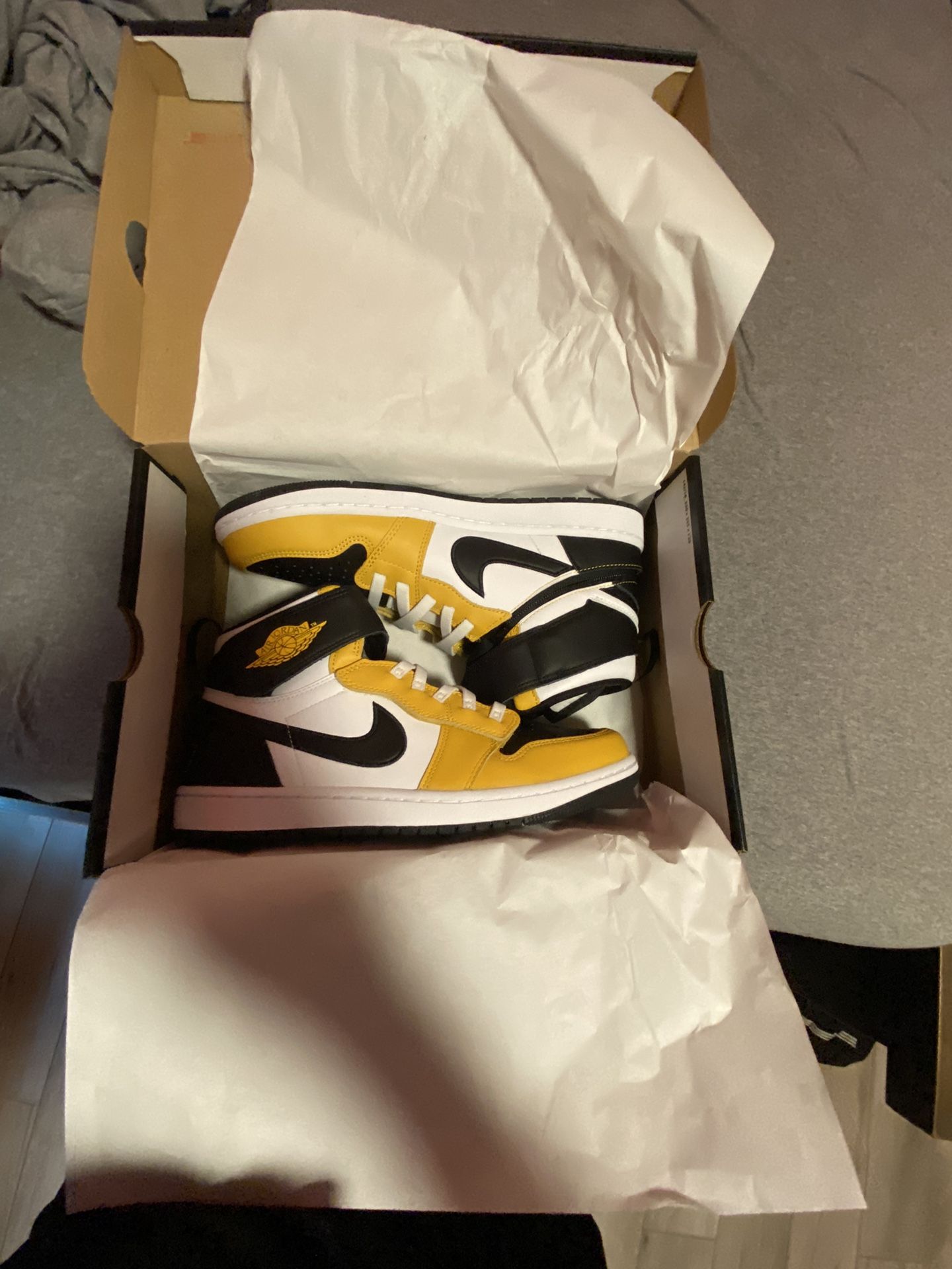 Jordan 1 Hi Flyease