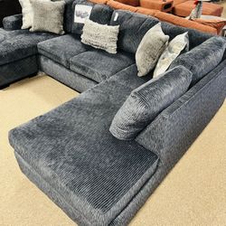 Stunning Stylish Double Chaise Sectional!
