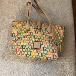 Dooney & Bourke 
