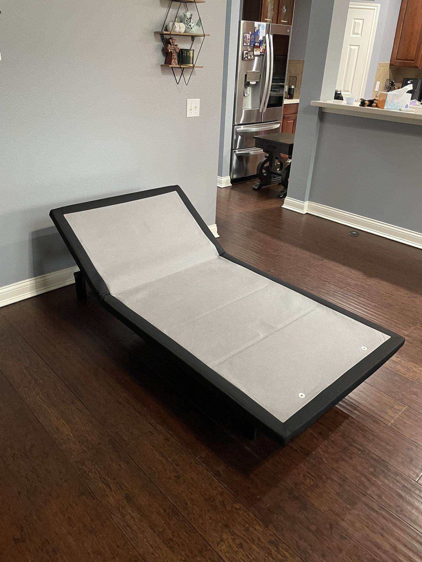 MATTRESS FIRM 300 ADJUSTABLE BASE TWIN ADJ PRIME