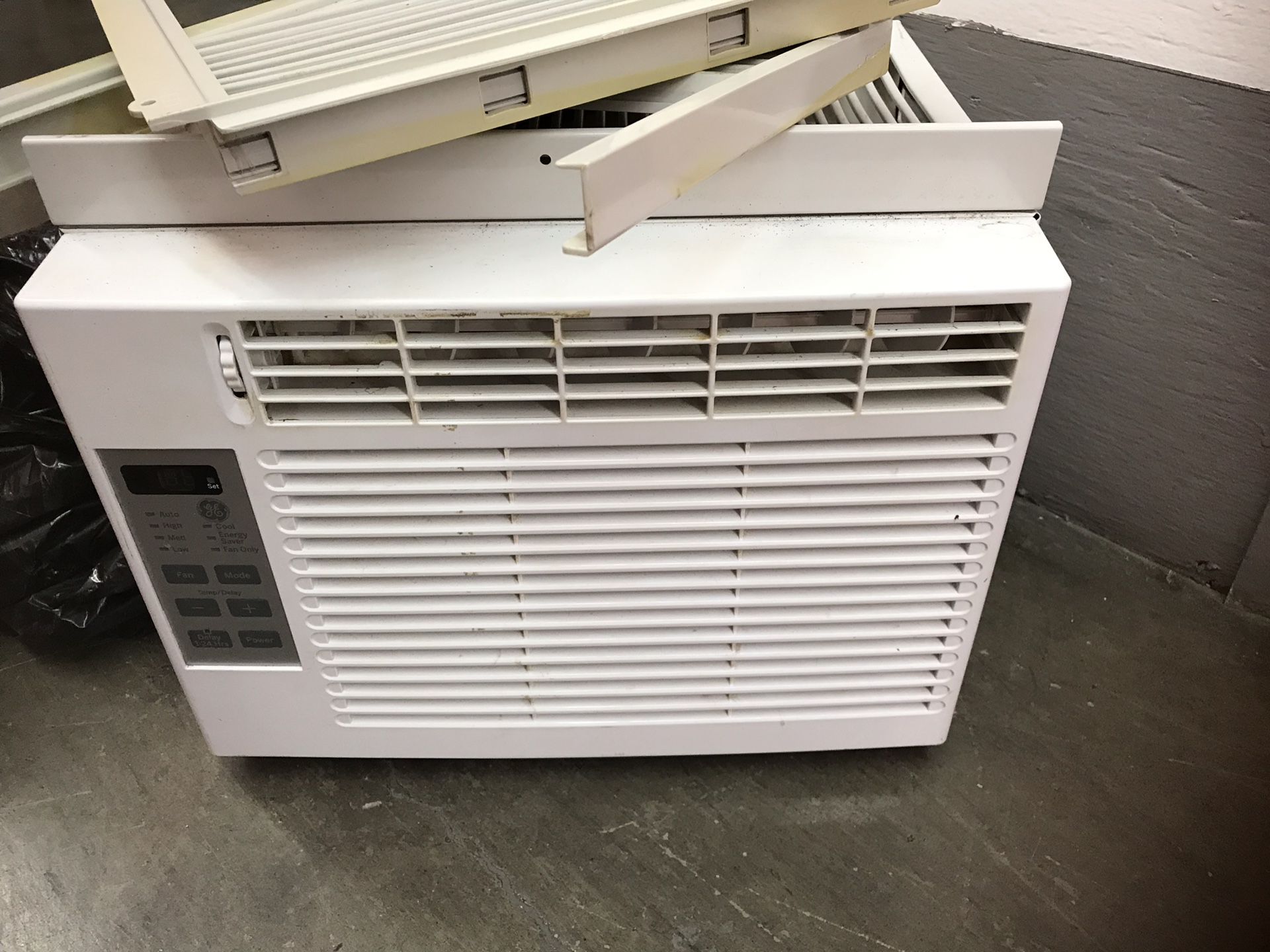 General Electric GE Window Air Conditioner AC