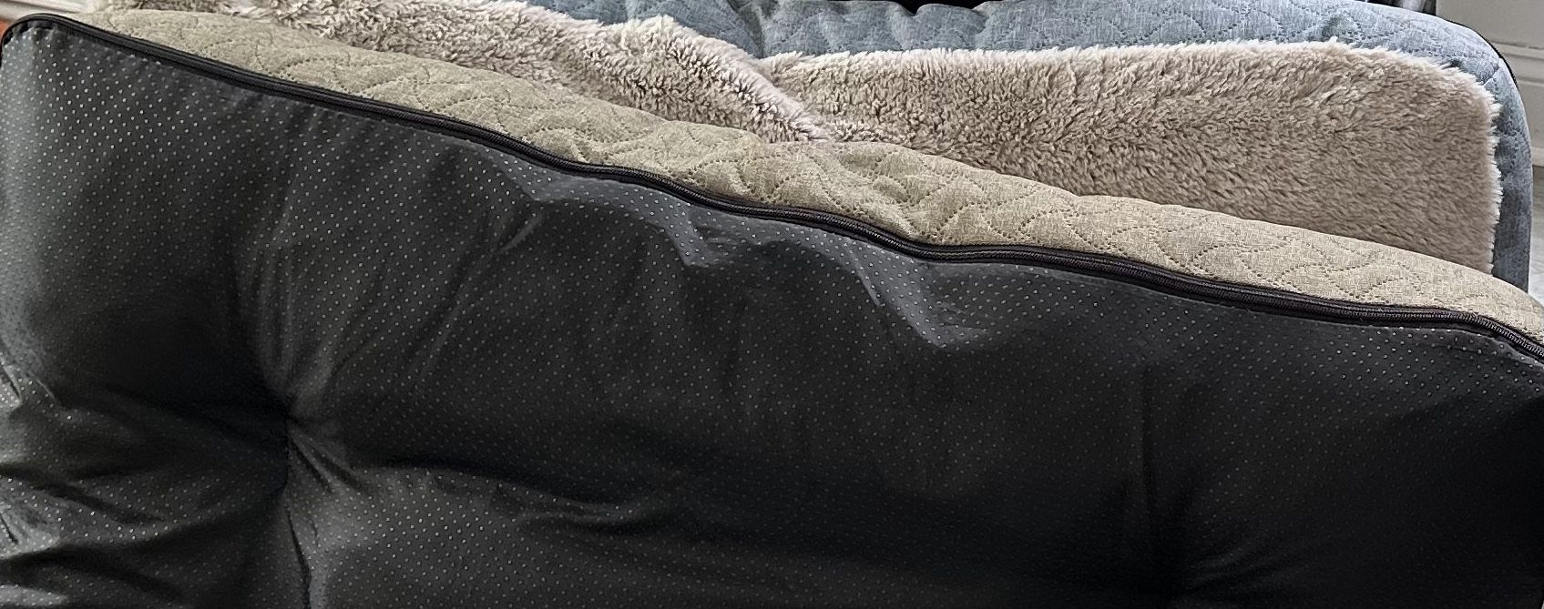 2 Top Paw Pet Beds
